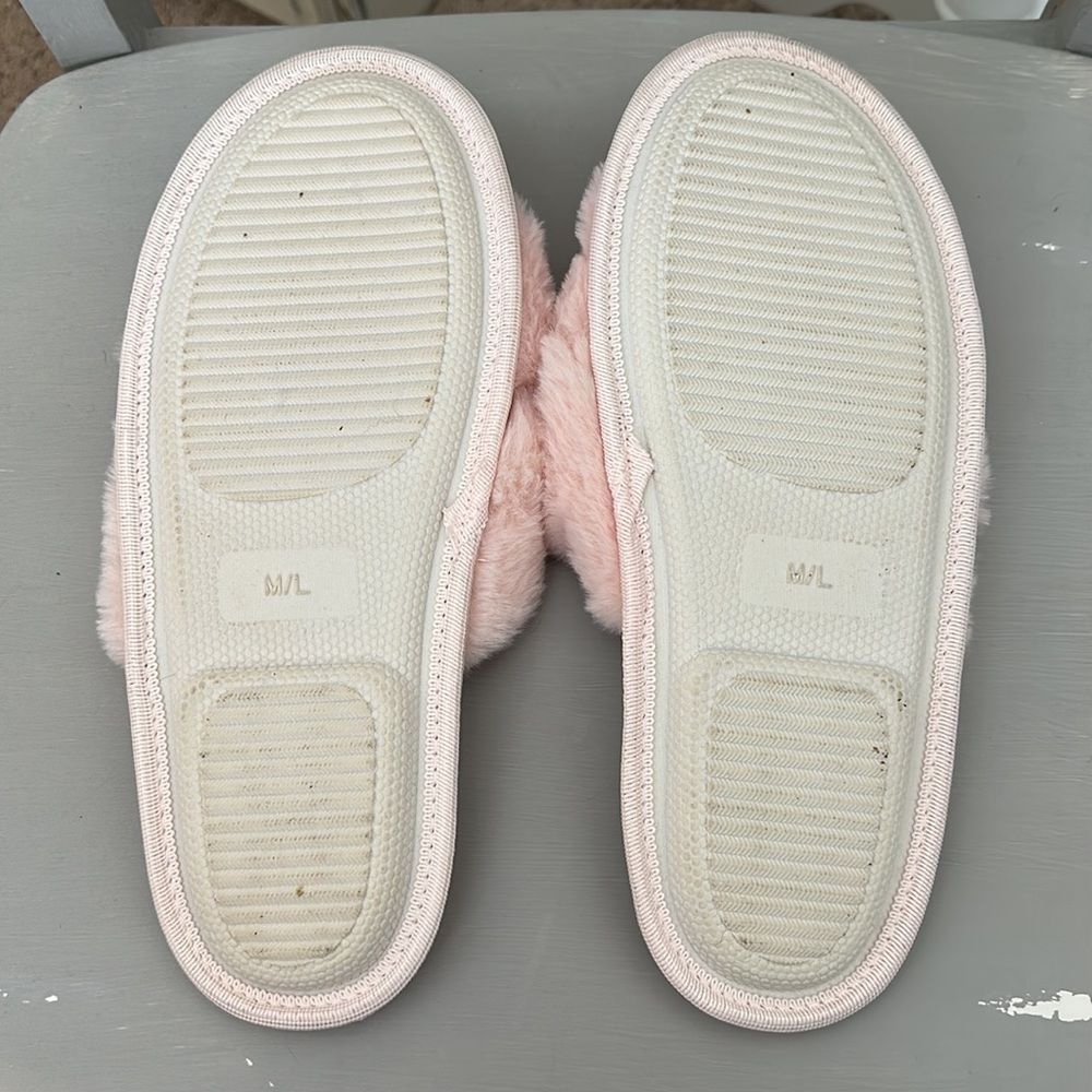Splendid slippers - Picture 2 of 3